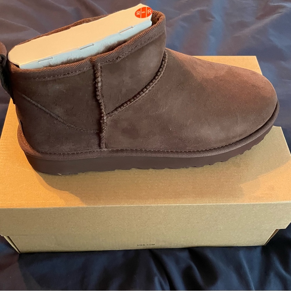 NIB Ugg Classic Ultra Mini Size 9 Burnt Cedar